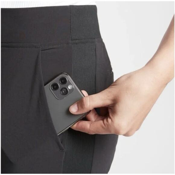 Athleta Brooklyn Ankle Pant Black Size 8 Women’s Slim Ankle Travel Work Pants - Picture 2 of 8